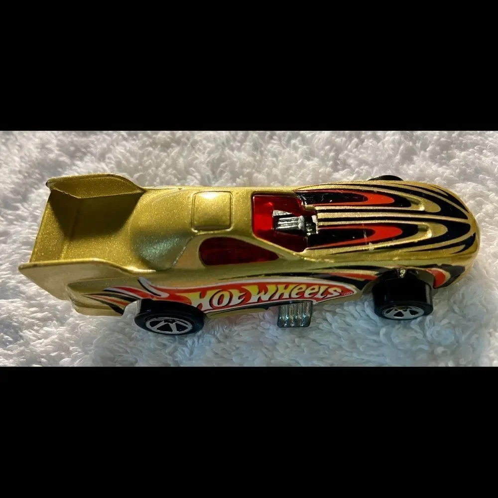Mattel VGT 1977 Hot Wheels Racing Car Gold Black Red Sports Flames E81.